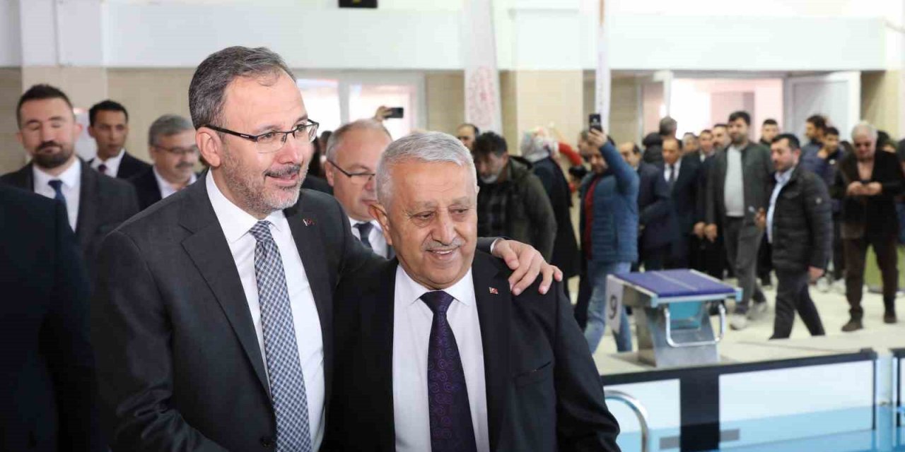 30 yıldır atıl vaziyetteydi! Afyon'un olimpik havuzu spora kazandırıldı