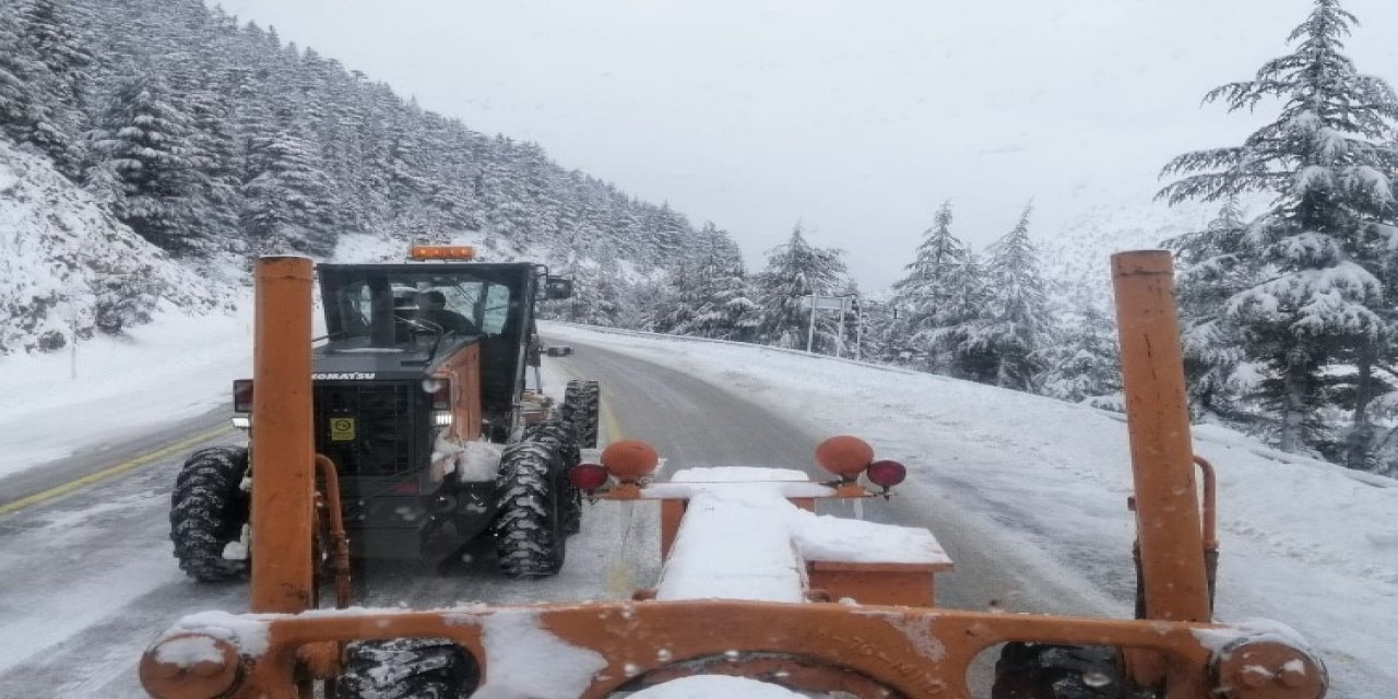 Alacabel'de kar kalınlığı 25 santime ulaştı