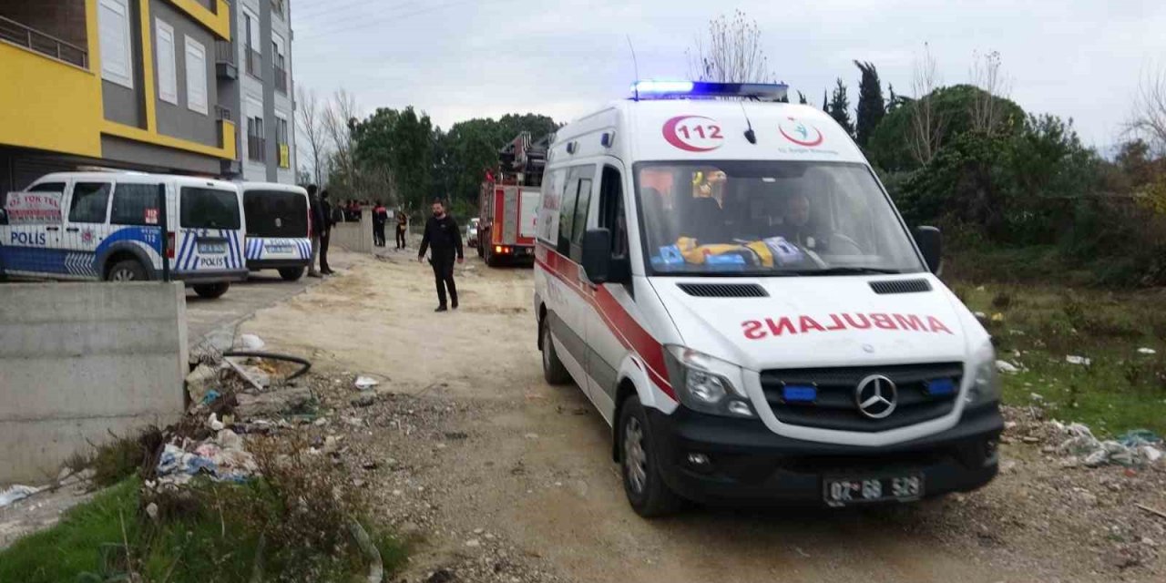 Müteahhite kızan adam kendini yakmaya çalıştı