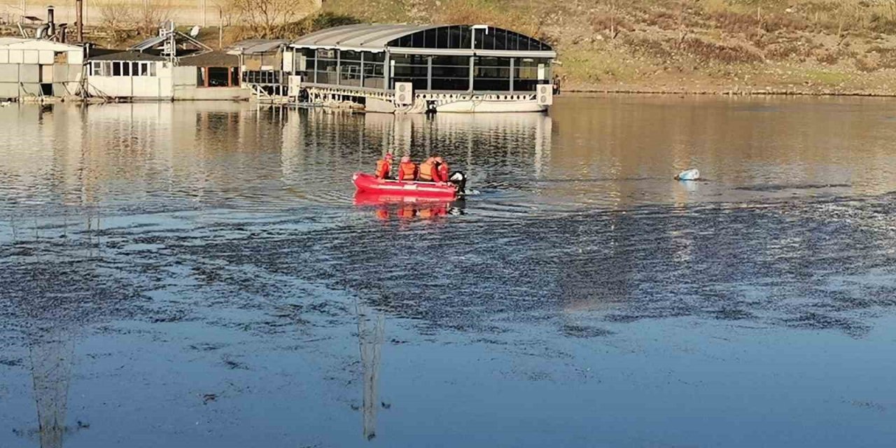 Balık tutarken baraja düşen genç hala aranıyor