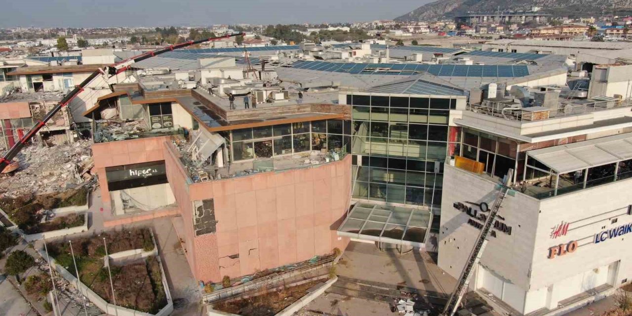 150 milyon dolarlık AVM yıkılıyor