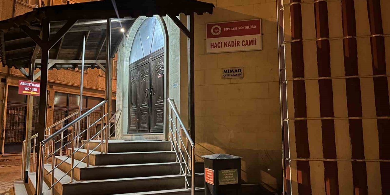 Caminin yardım kutusuna kadar düştüler