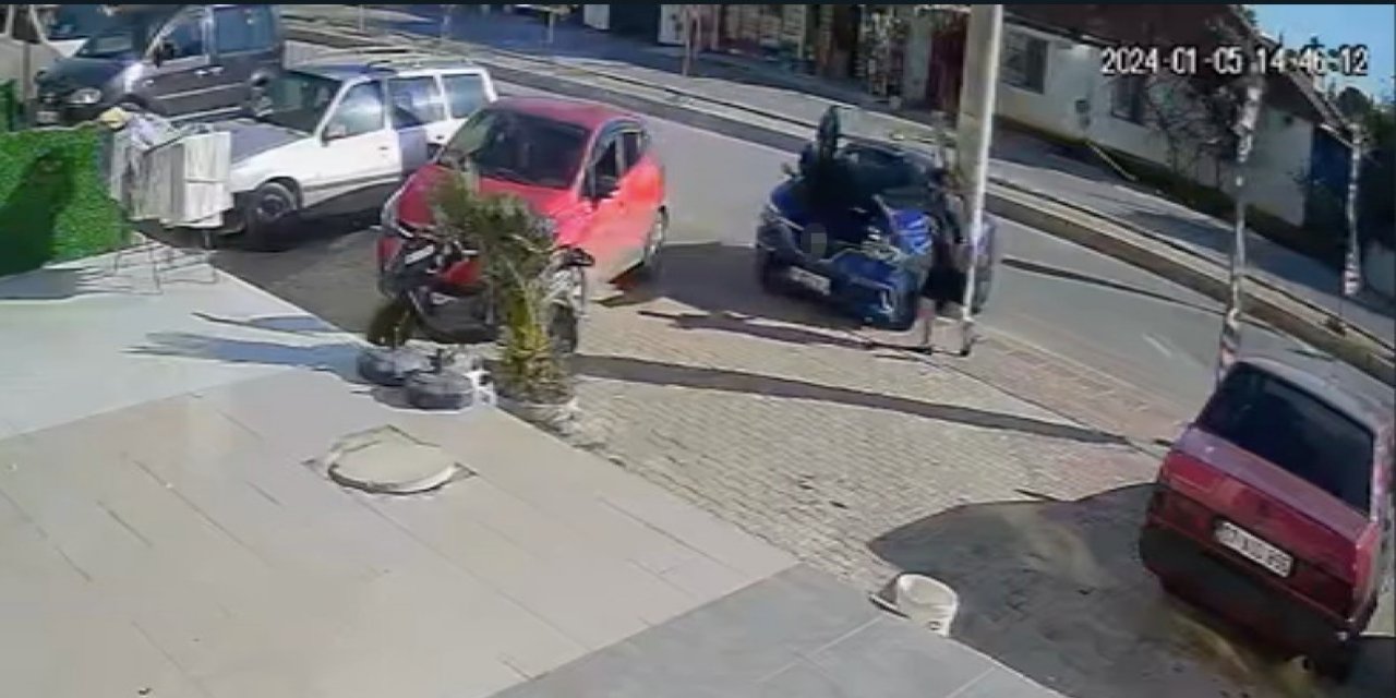 Kontrolden çıkan otomobil otobüs durağına daldı: 2 ölü, 3 yaralı