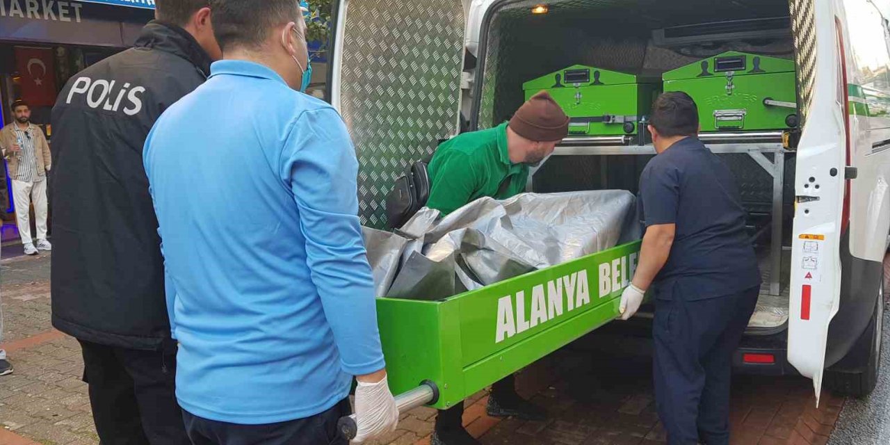 Alanya Damlataş'ta yaşayan İngiliz evinde ölü bulundu