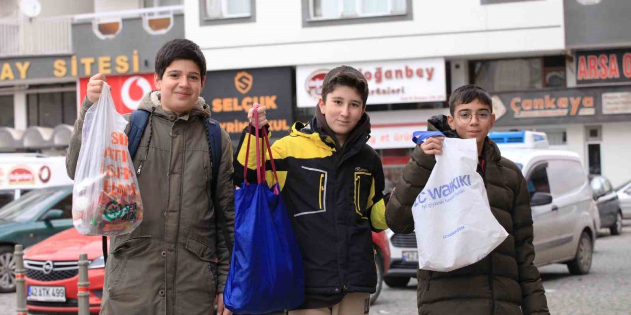 Konya’da Şivlilik coşkusu: Çantasını kapan sokağa koştu