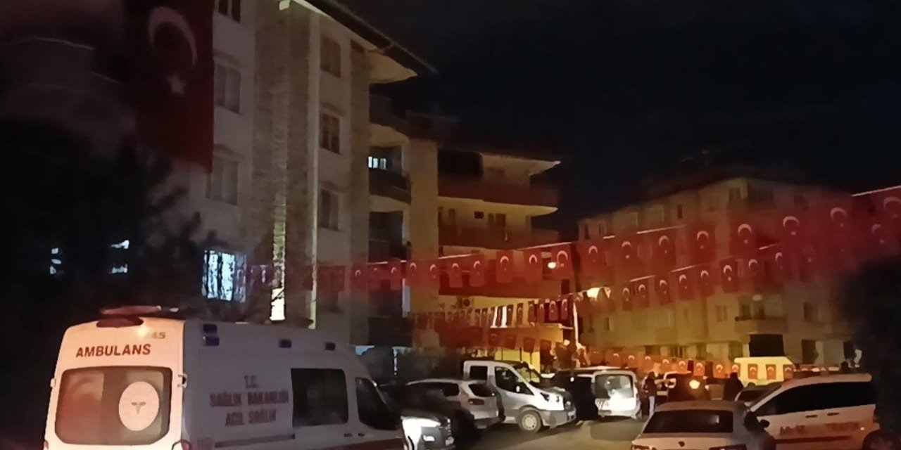 Gaziantepli şehit Hakan Gün'ün baba evine Türk bayrağı asıldı