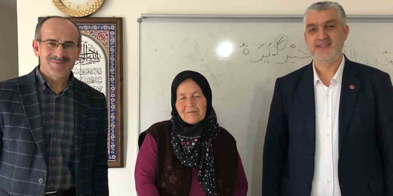 73 yaşında Kur’an-ı Kerim okumayı öğrendi