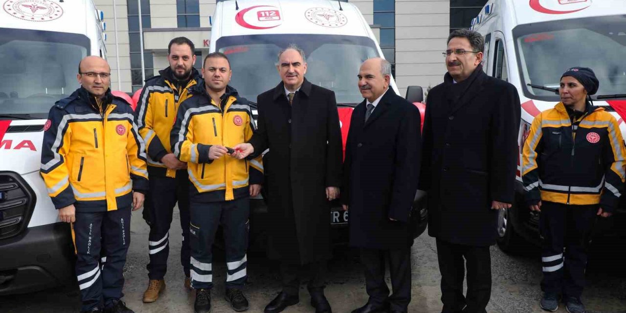 Sağlık Bakanlığı'ndan tahsis edilen 7 yeni ambulans 7 ilçede hizmet verecek