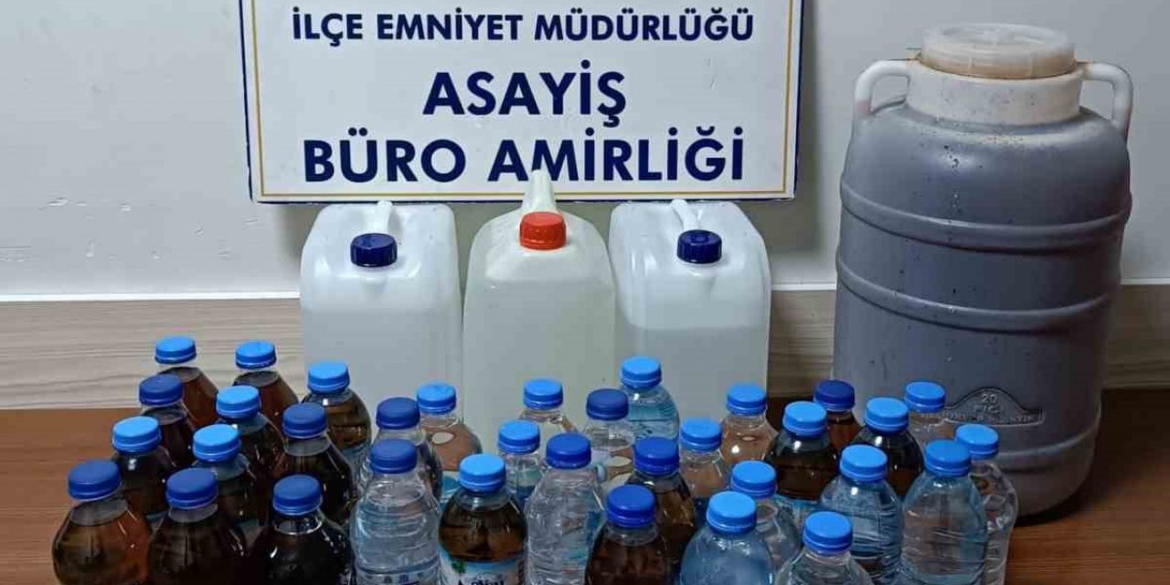 Evde yapılan sahte içkilere polis el koydu