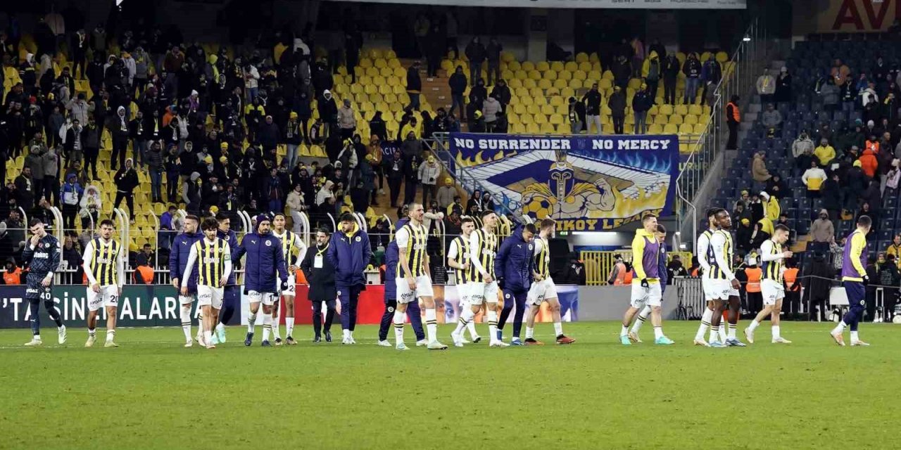 Fenerbahçe evinde yine puan kaybetti