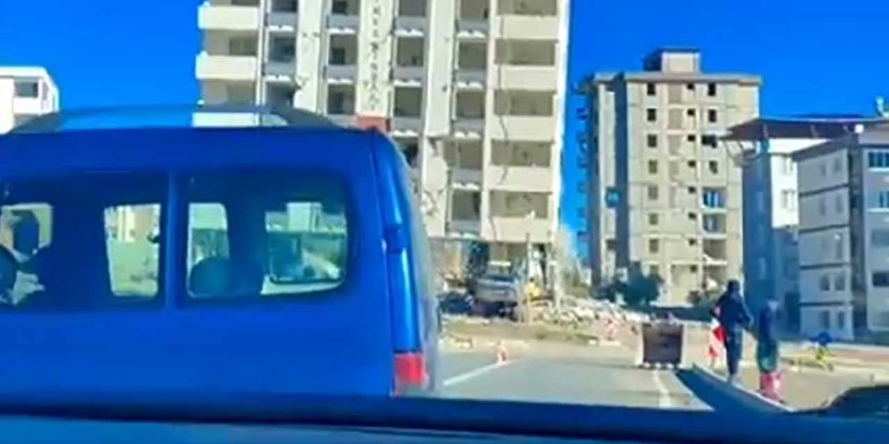 Operatör yıktığı binanın altında kaldı! O anlar saniye saniye görüntülendi