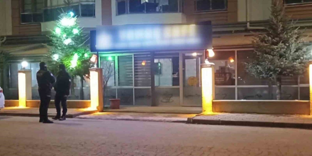 Sivas'ta silahlar konuştu: Kafede tartışma sonrası ağır yaralandı