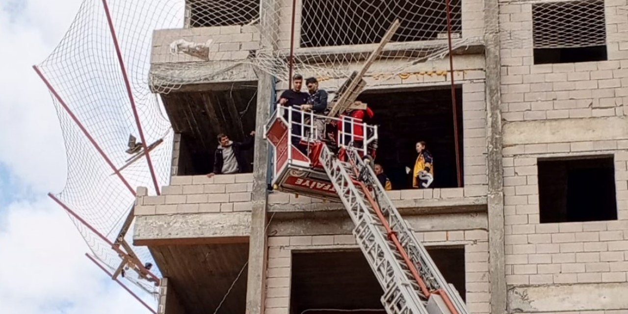 10 katlı binadan düşen işçinin mucize kurtuluşu