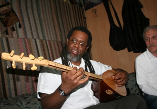 ABD'li Farrıs'in bağlama tutkusu