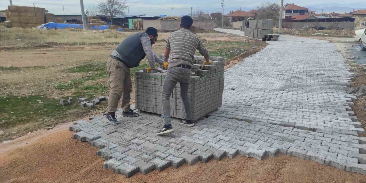 Ereğli Belediyesi'nden Çakmak'ta kilitli parke yol çalışması