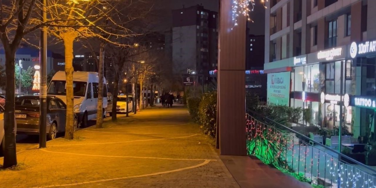 Cadde üzerindeki lüks binaya ateş açtılar