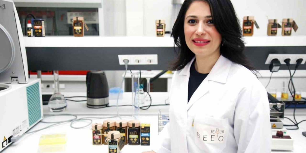 Türkiye'nin Sağlık Ödülleri'nde BEE&YOU Rhinapi Burun Spreyi Yılın İnovasyonu Seçildi