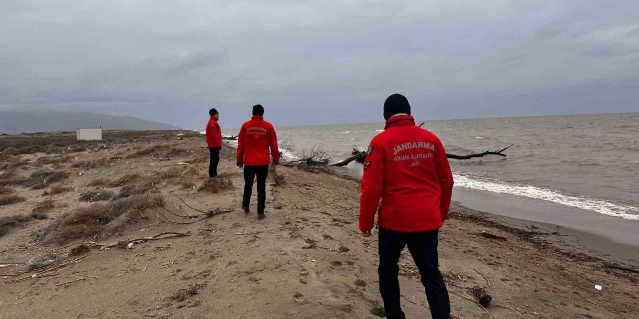 Batan geminin 5. gününde havadan karadan ve denizden aramalar devam ediyor