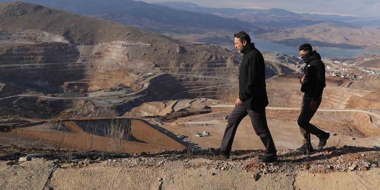 Madencilerin yakınları bölgeden ayrılamıyor