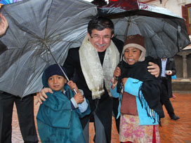 Davutoğlu Nepal'de