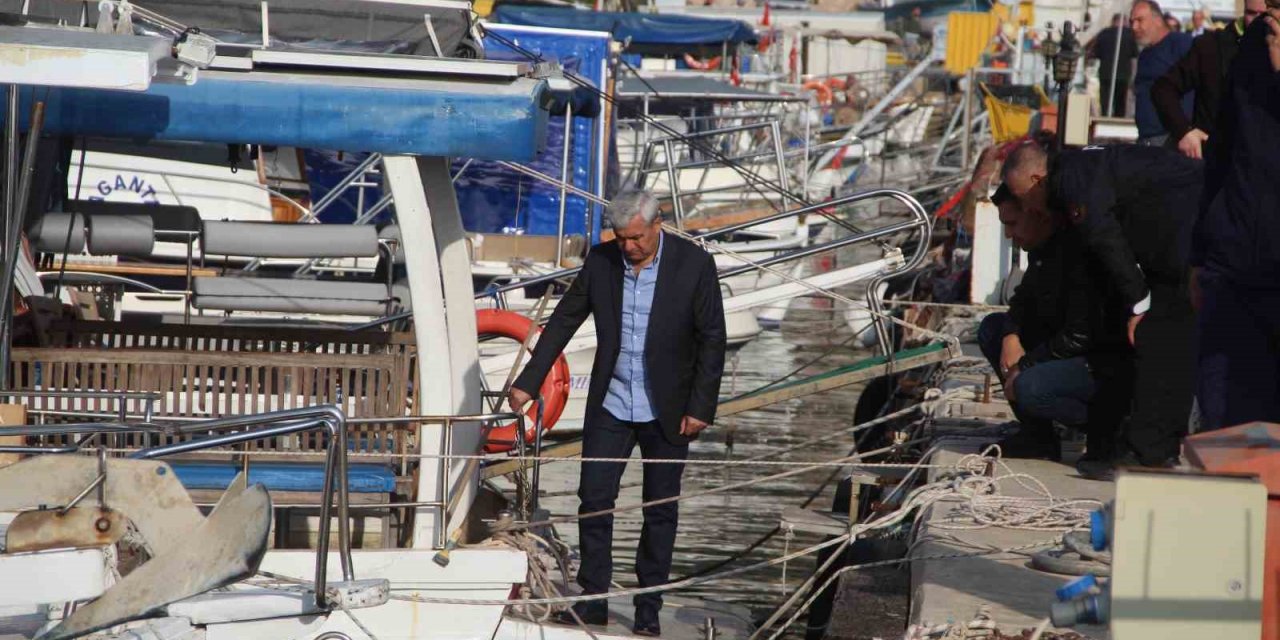 Emekli öğretmen Muzaffer Kaynak teknesinin altında ölü bulundu