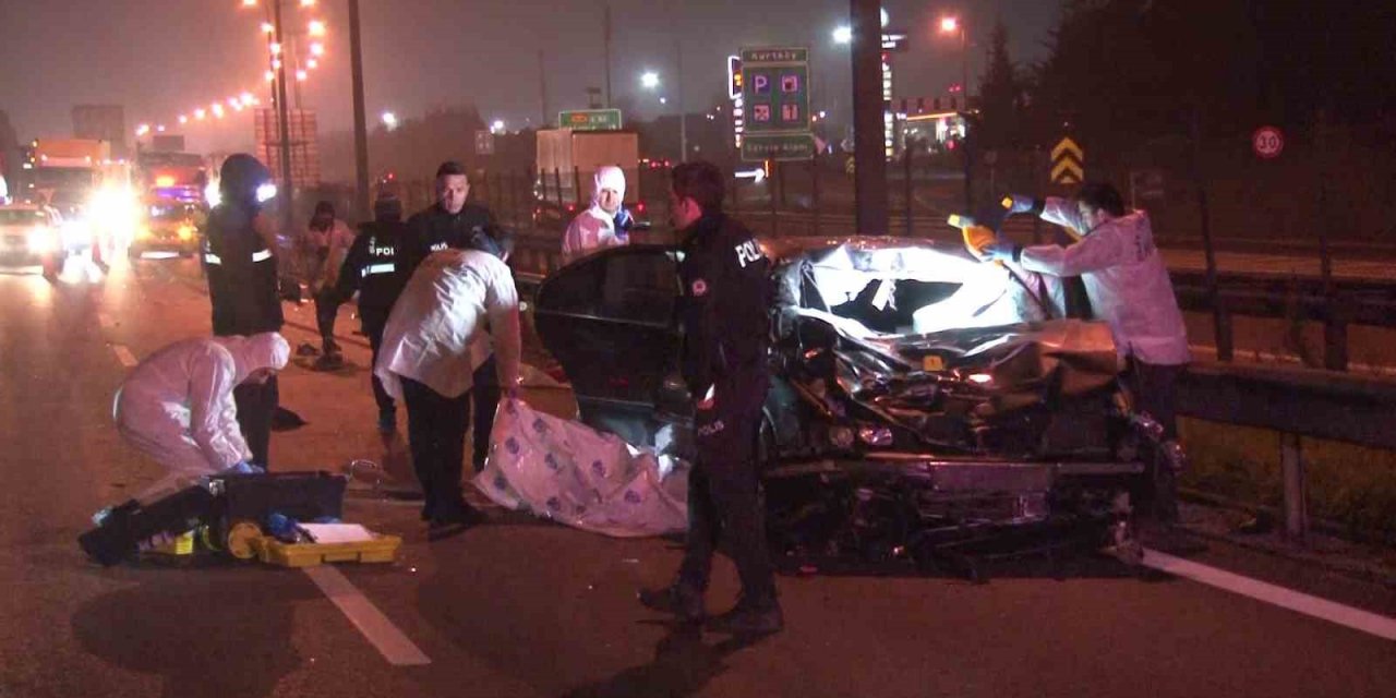 TEM'de feci kaza: Otomobilin çarptığı 5 kişi hayatını kaybetti