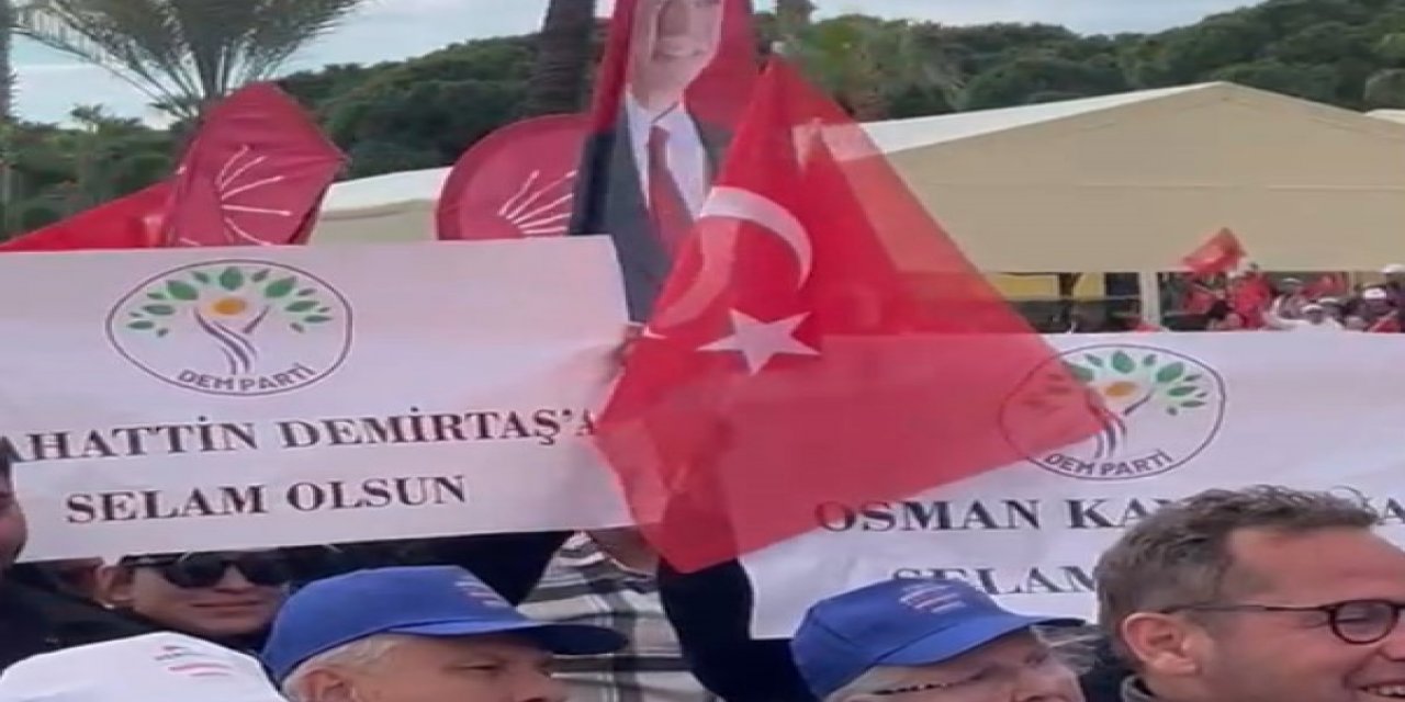 CHP’nin Alanya mitinginde DEM Parti pankartları açıldı