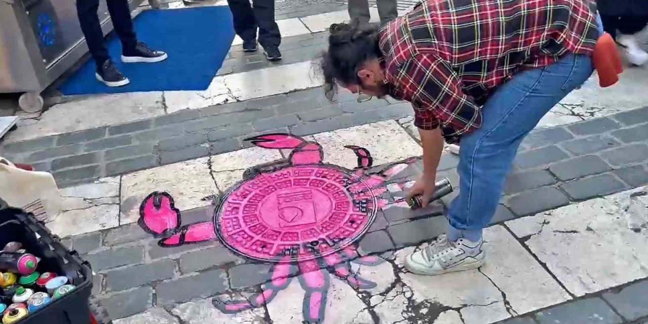 Rögar kapakları sanat eserine dönüştü
