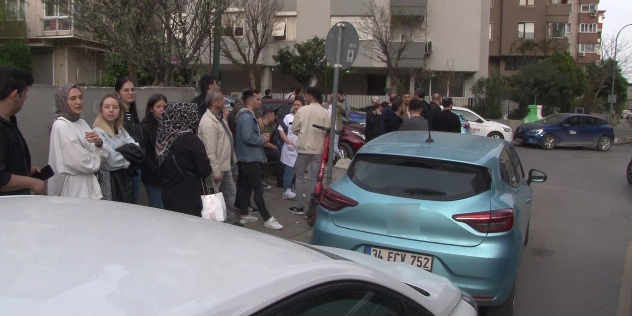 Lüks plazada yangın çıktı: Çalışanlar tahliye edildi