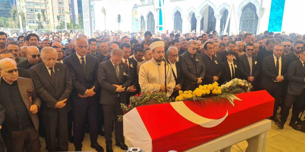 Yeşilçam'ın usta ismi Türker İnanoğlu toprağa verildi