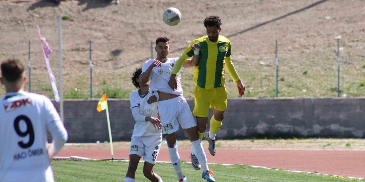 1922 Konyaspor, Osmaniyespor'u 3-1 mağlup etti