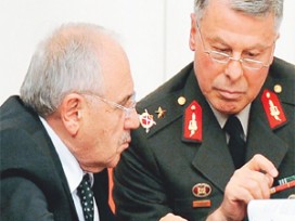 Sadece darbe emrini verenler mi yargılanacak?