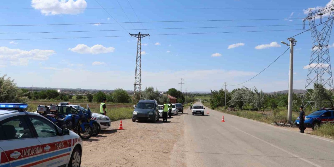 Jandarmadan ne uçan ne kaçan kurtuluyor