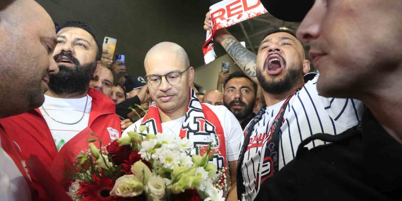Alex de Souza Antalyaspor'un Yeni Teknik Direktörü Olarak Antalya'ya Geldi
