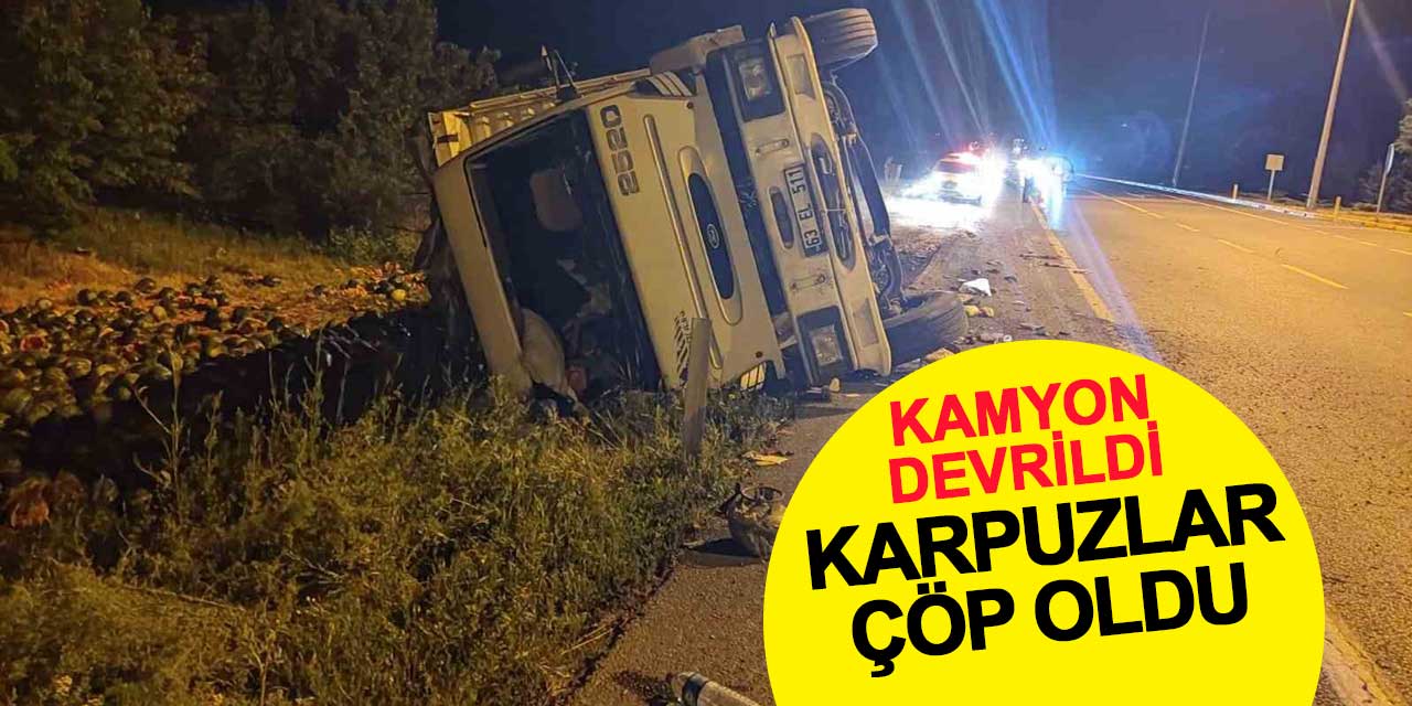 Karpuz yüklü kamyon yol kenarına devrildi: Sürücü yaralı