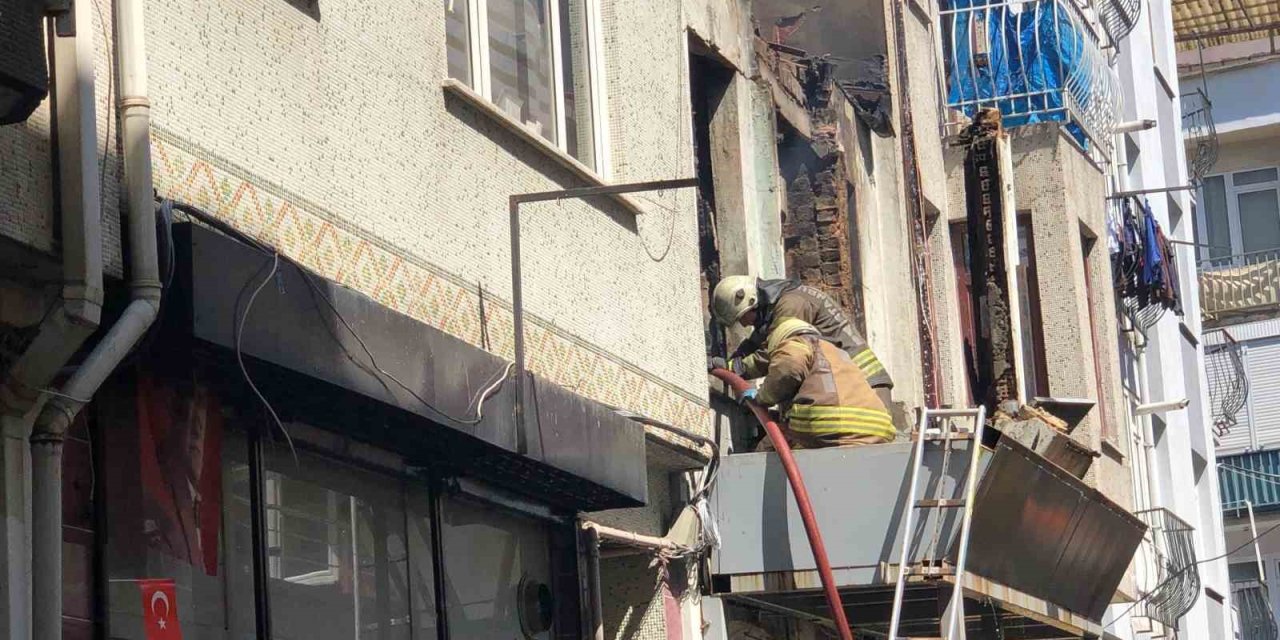 İBB Başkan Adayı Kedisi Sayesinde Hayatta Kaldı