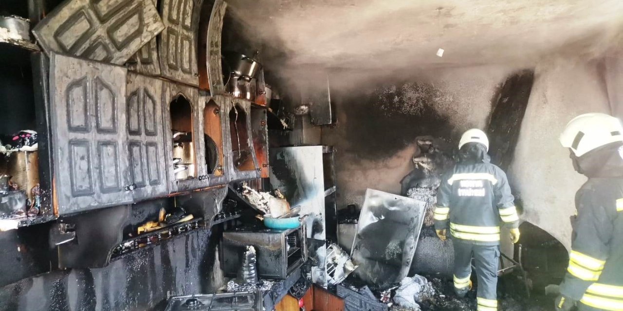 Müstakil evde çıkan yangın büyük hasara neden oldu