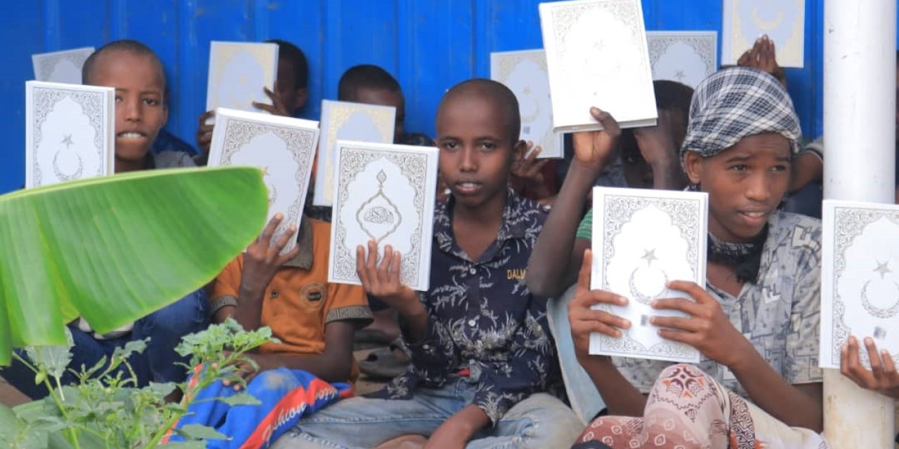 Türkiye Diyanet Vakfı bağışlarla 80 bin adet Kur'an-ı Kerim dağıttı