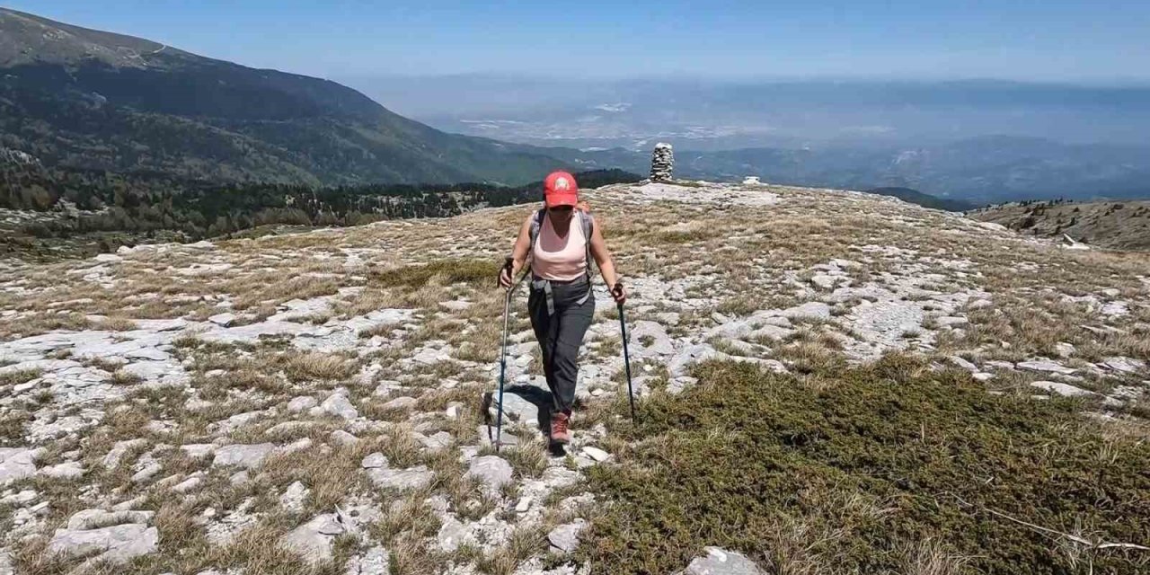 Tişörtle gitti, montla döndü