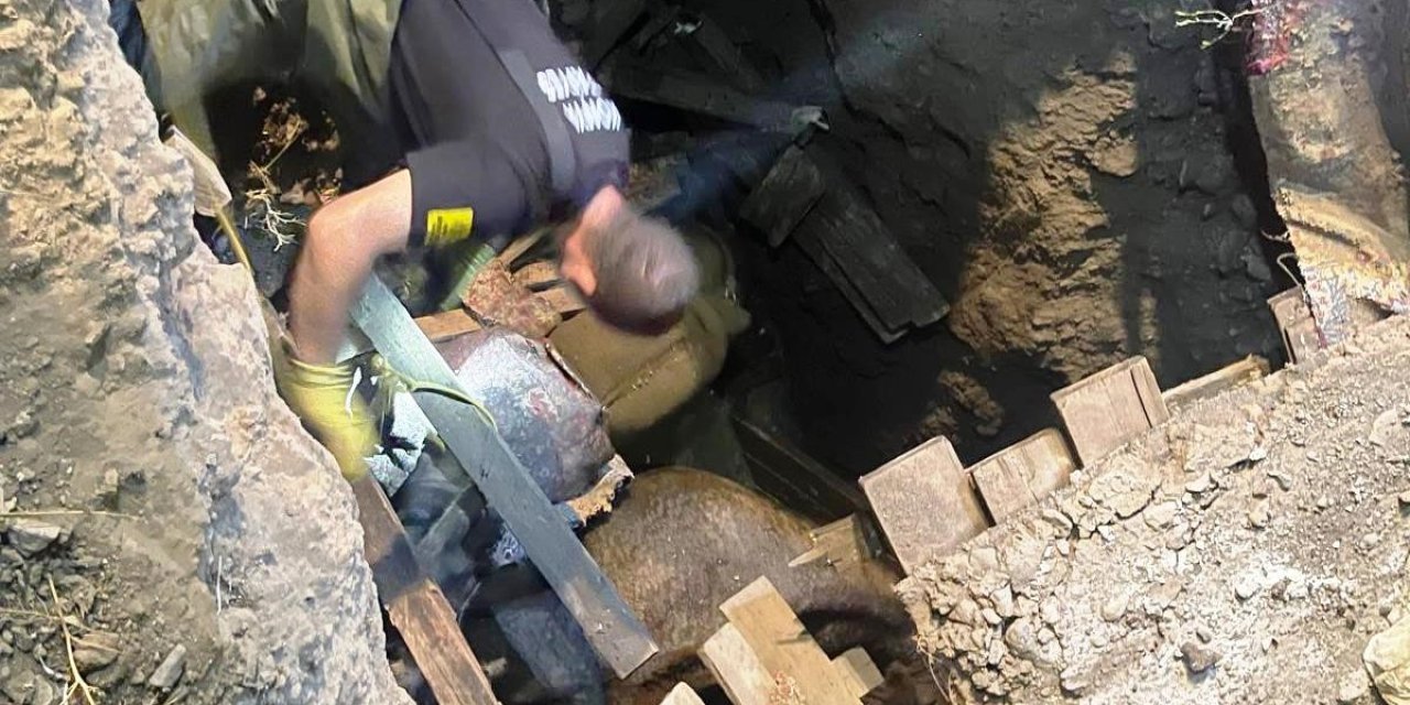 Konya'da Foseptik Çukuruna Düşen İnek ve Eşeği İtfaiye Kurtardı