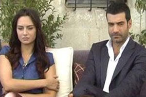 İki ünlü oyuncu evleniyor