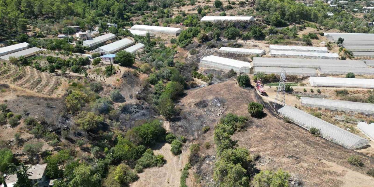 Gazipaşa'da Çıkan Yangın Ormanlık Alana Sıçradı