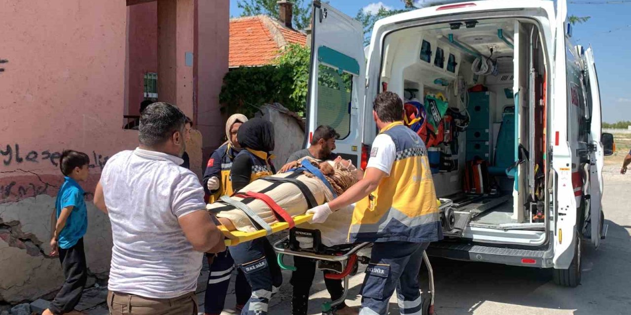 Karaman'da Cam Silerken Düşen Kadın Yaralandı