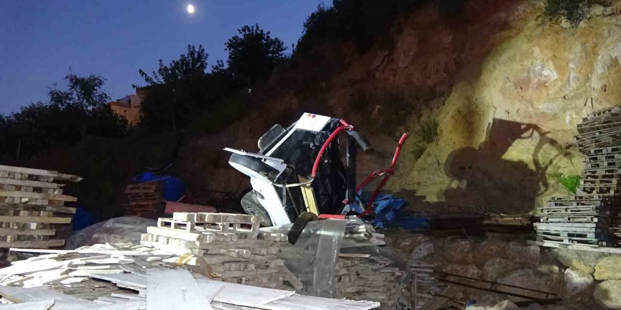 Safari Aracı Uçuruma Yuvarlandı: Anne Öldü, 1 Yaşındaki Kızı Yaralandı