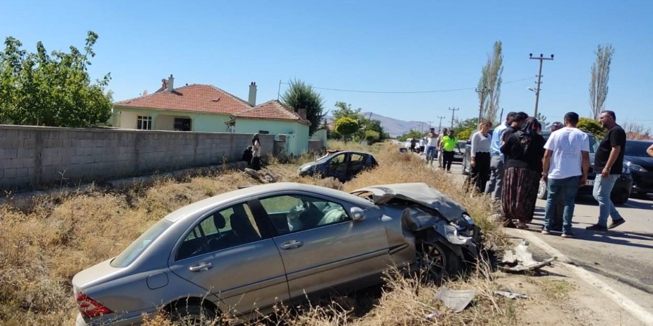 Kulu’da otomobiller çarpıştı: 1 yaralı