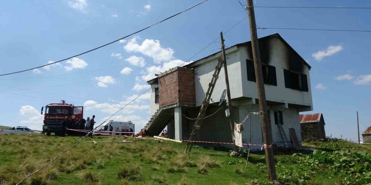 Yayla evinde kundaklama: Alevlerin arasında kalan 3 kişi yanarak can verdi