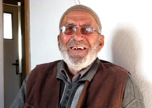 Ağıtlar yakılırken çıkıp geldi!