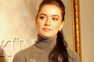 Fahriye Evcen'in yeni imajı