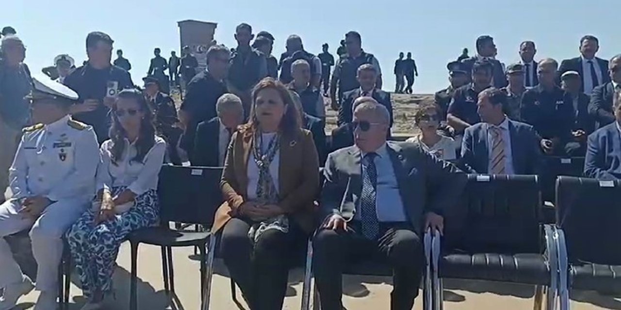 CHP’li Belediye Başkanı Burcu Köksal'ın sandalye krizi: Plastiği görünce sinirlendi