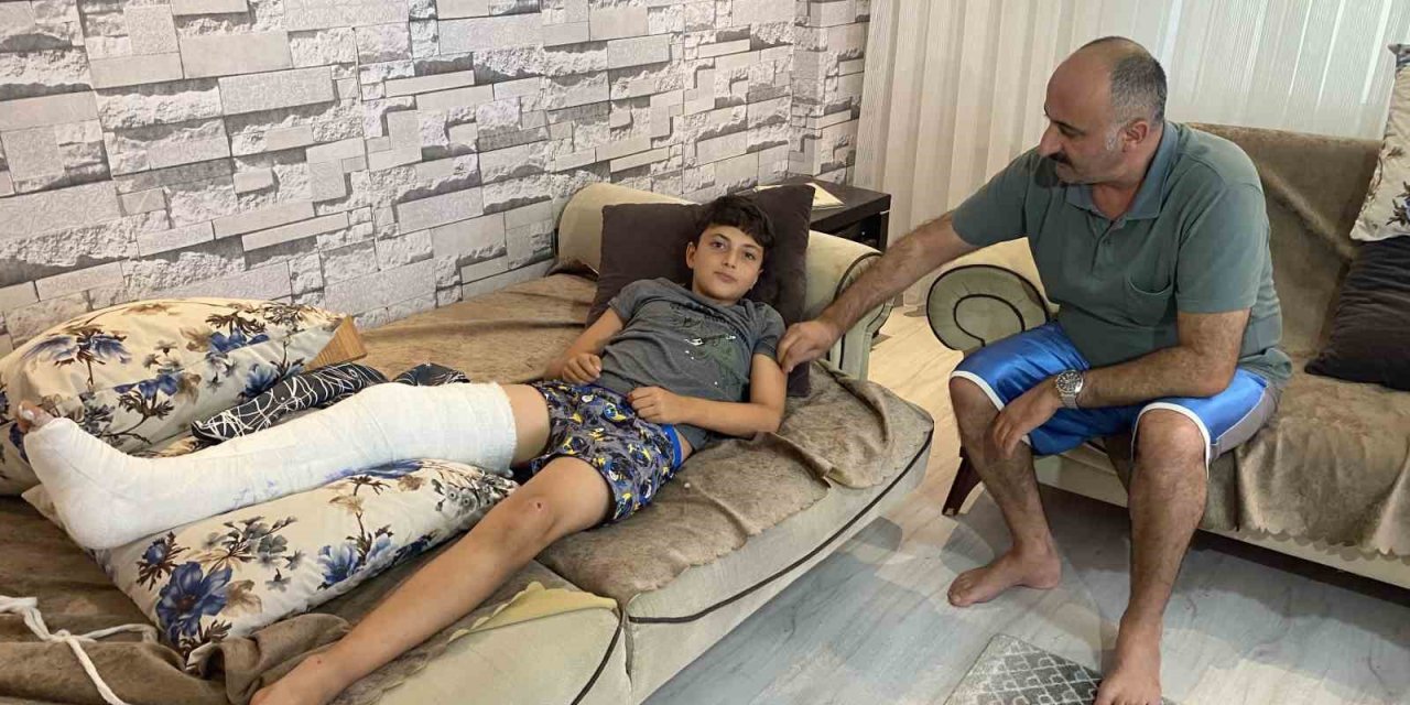 10 yaşındaki çocuk köpeklerden kaçarken bacağını kırdı